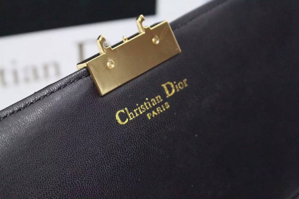 高仿Dior包包 迪奥MISS DIOR MINI原版顶级漆皮菱格链条斜挎包 黑色金扣