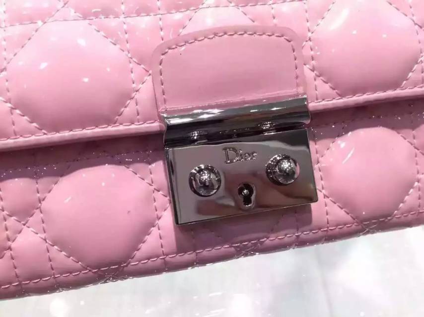 广州迪奥钱包批发 Dior原版漆皮锁扣钱包 女士长款手包钱夹 粉色