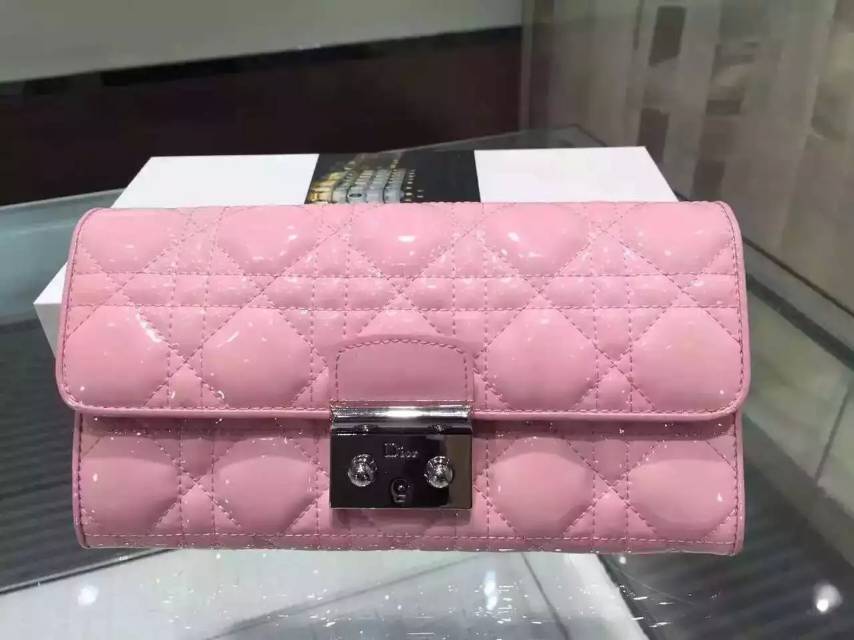 广州迪奥钱包批发 Dior原版漆皮锁扣钱包 女士长款手包钱夹 粉色