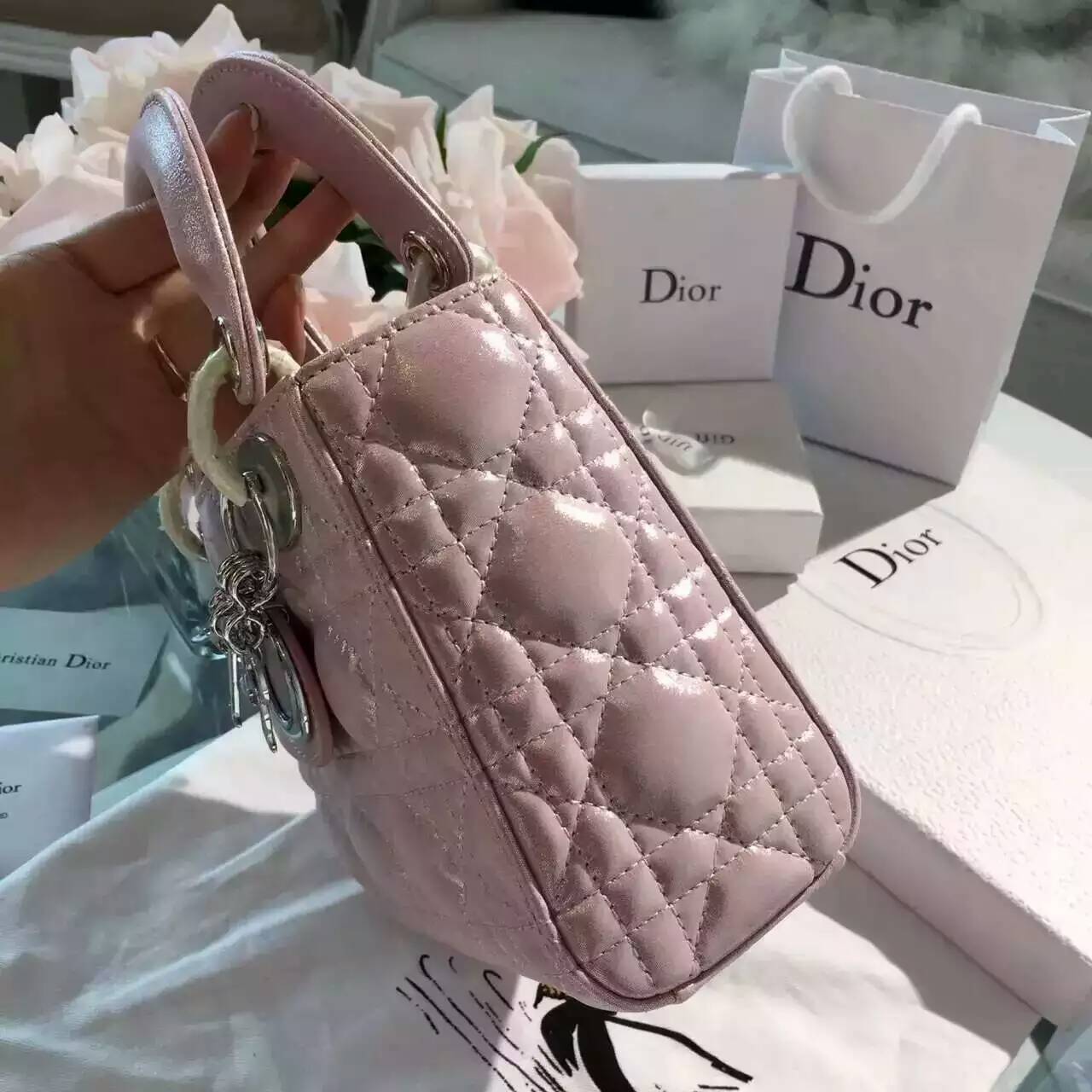 真皮包包批发 Christian Dior 迪奥浅粉色珠光布纹小羊皮三格戴妃包