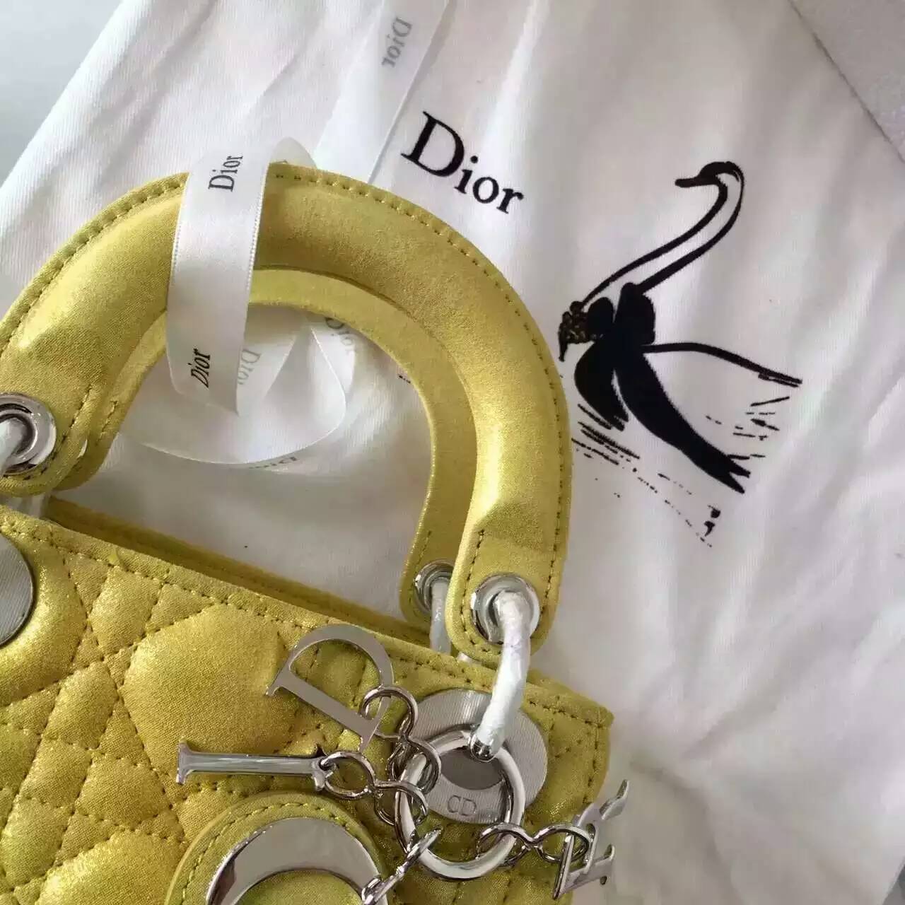 广州包包批发 Lady Dior迪奥三格戴妃包17cm 黄色珠光布纹小羊皮