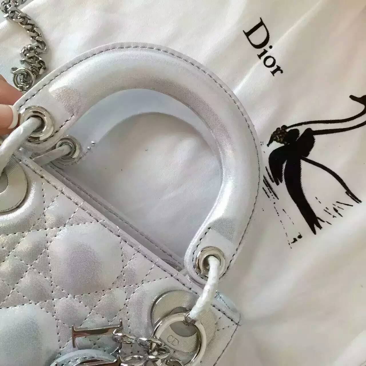 Dior戴妃包价格 迪奥新款珠光布纹小羊皮小号戴妃包17cm 白色