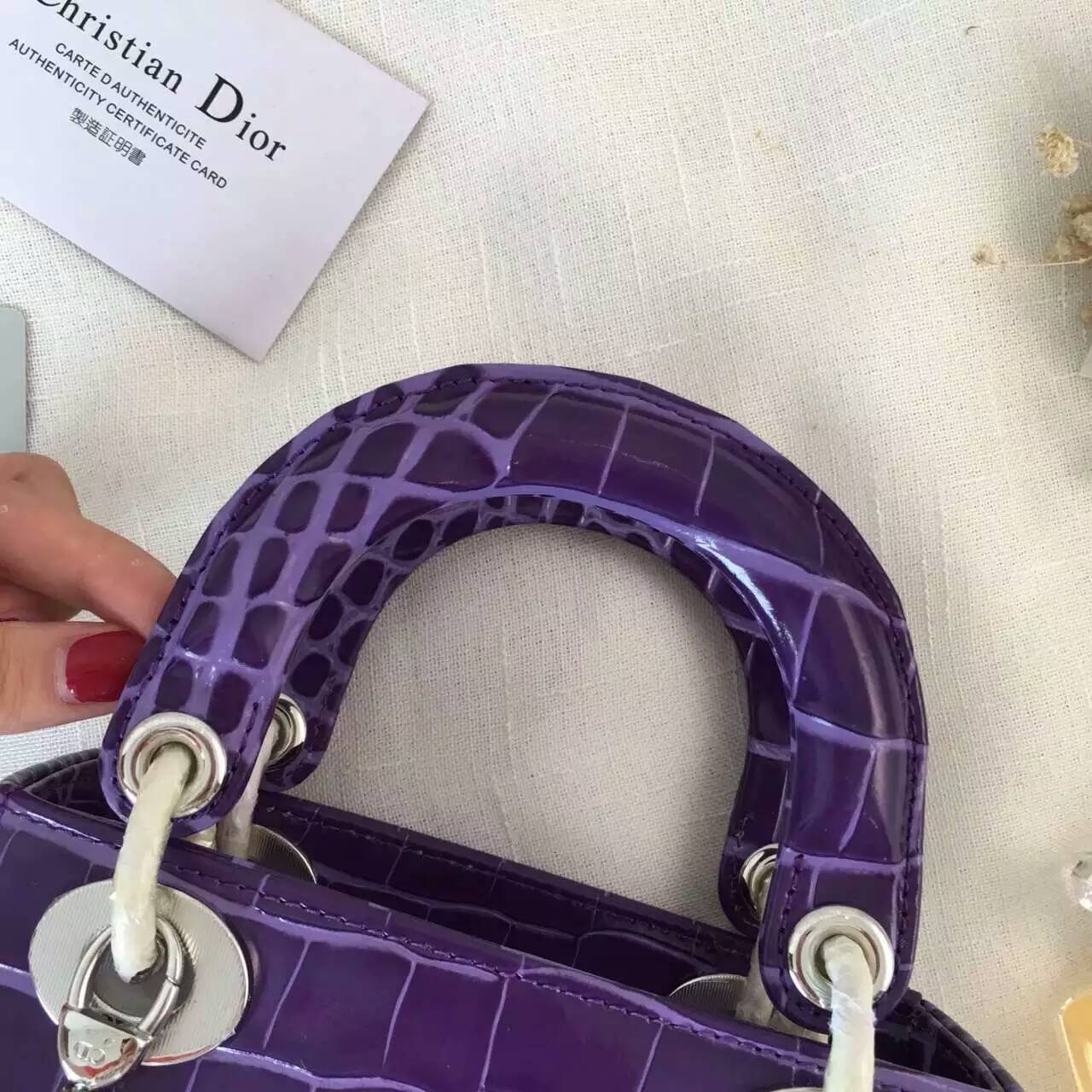 迪奥女包价格 Lady Dior mini进口小牛皮压鳄鱼纹三格戴妃包17cm 紫色