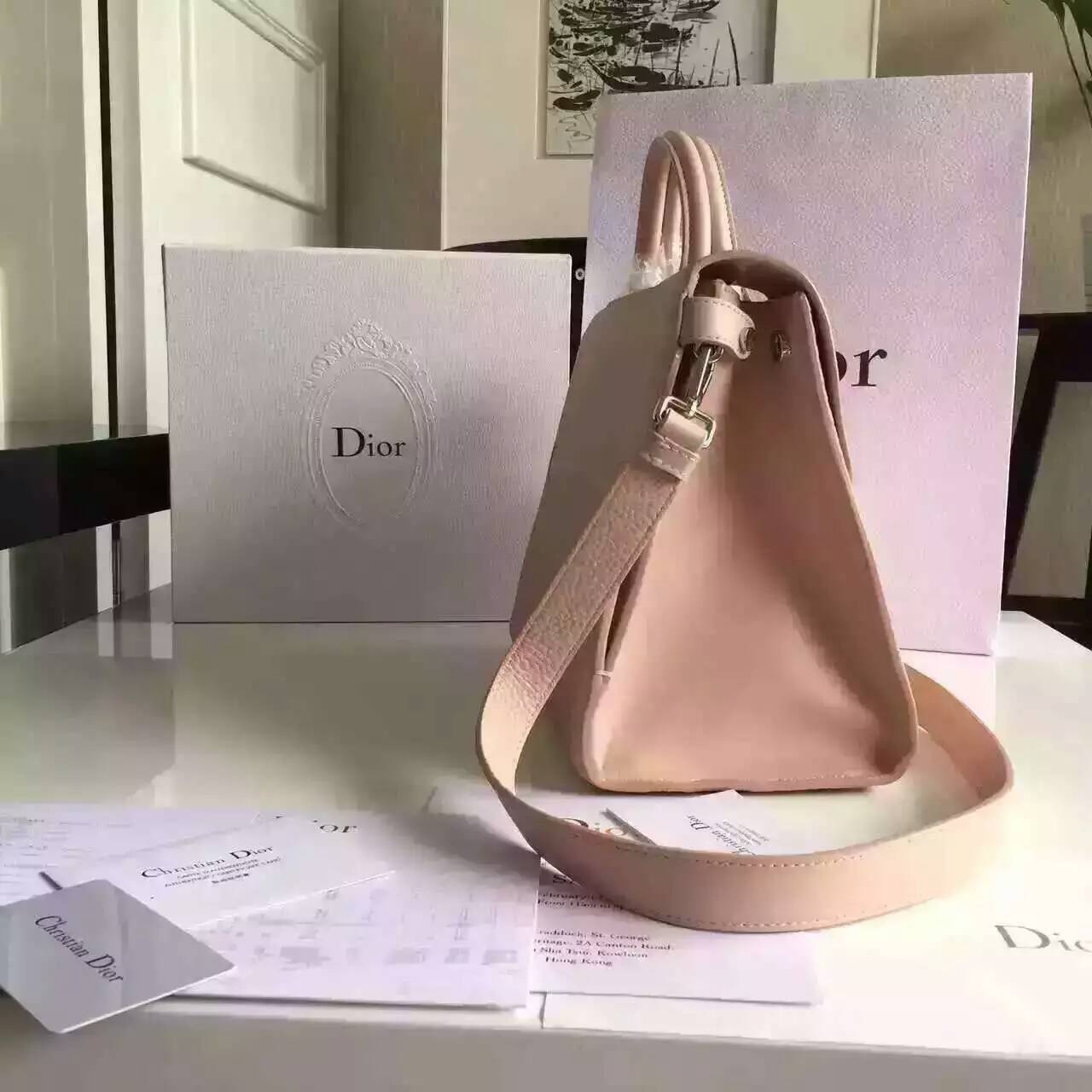 Dior迪奥女包价格 16年新款Diorever裸粉色荔枝纹手提斜挎包30cm