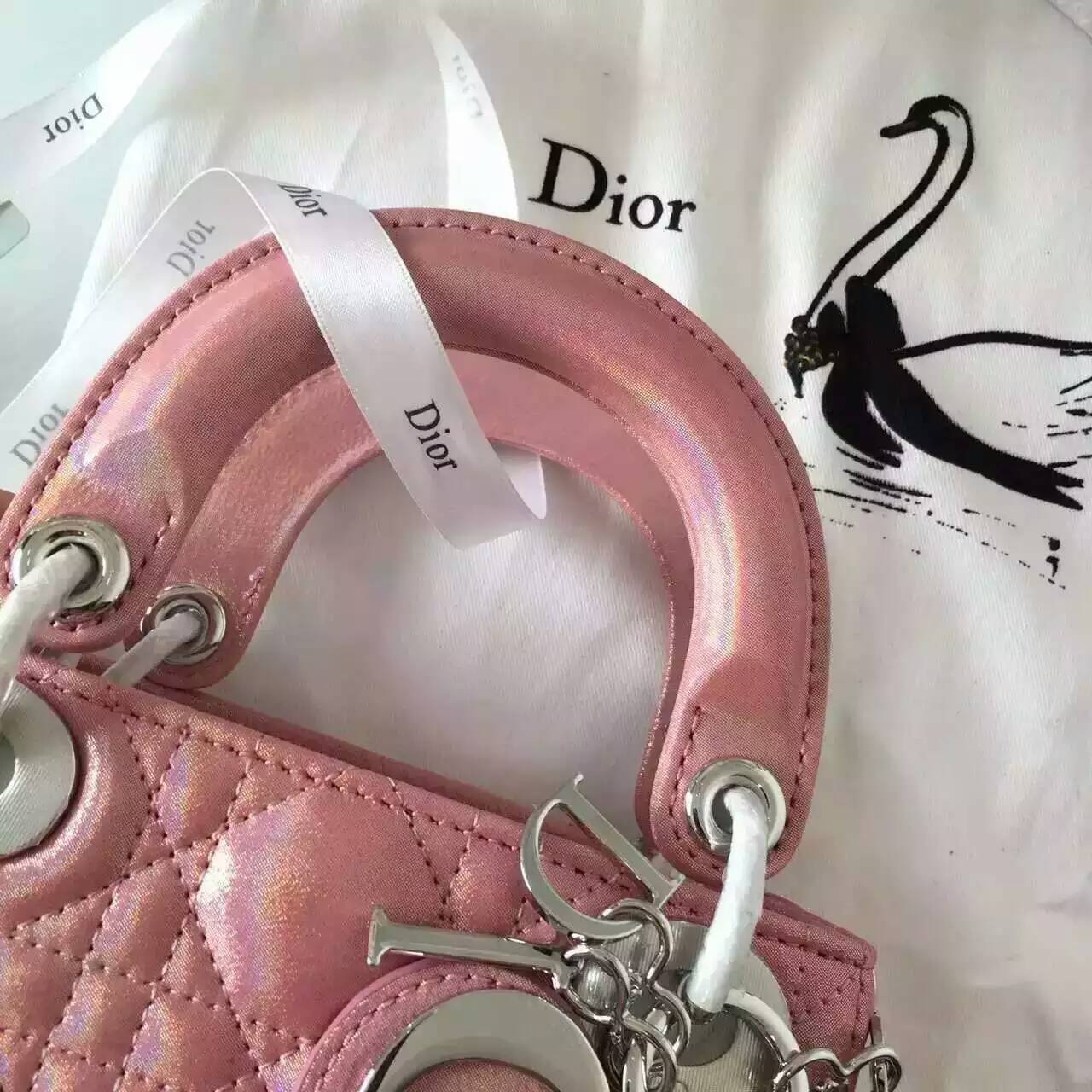 迪奥包包官网 Dior Saddle Bag 粉色顶级牛皮复古马鞍包单肩女包大号26CM