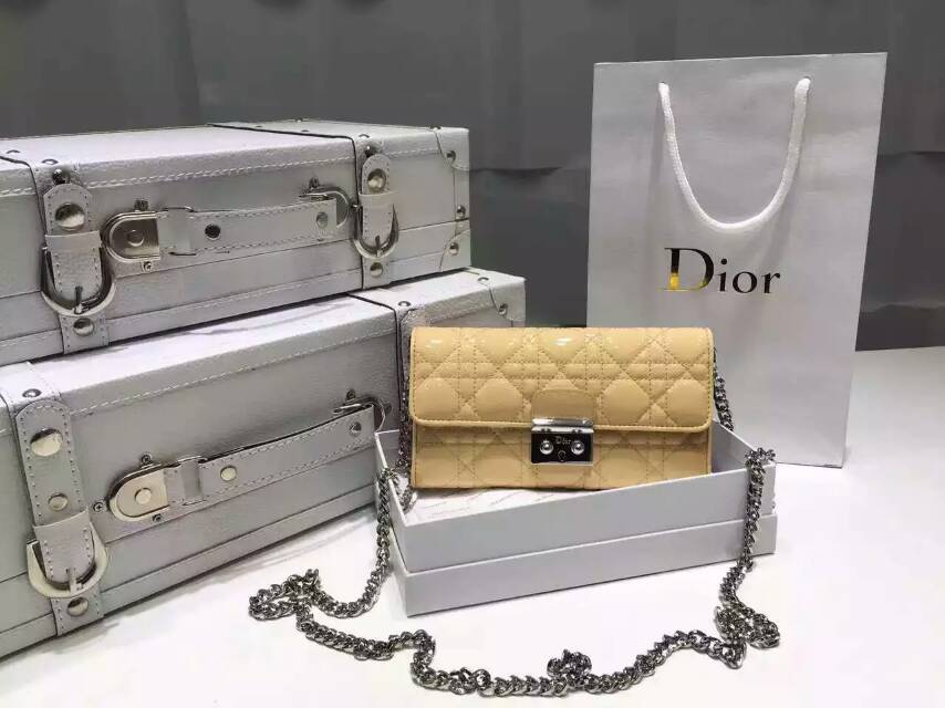 迪奥钱包代购 Christian Dior原版菱格漆皮两折钱包链条背包 杏色