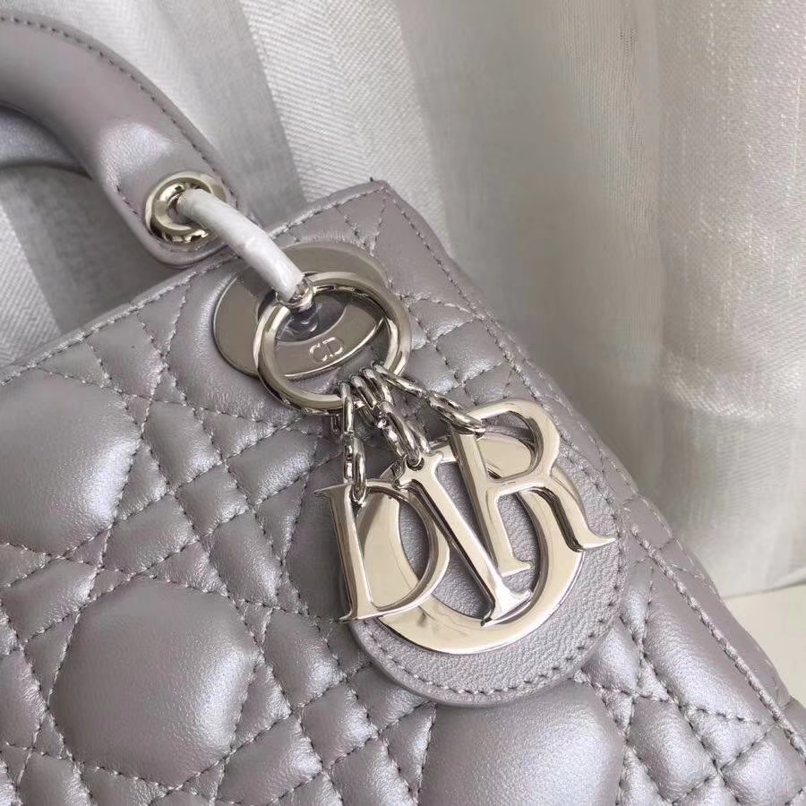 迪奥经典女包 Lady Dior 进口顶级小羊皮三格戴妃包mini17CM 灰色银扣