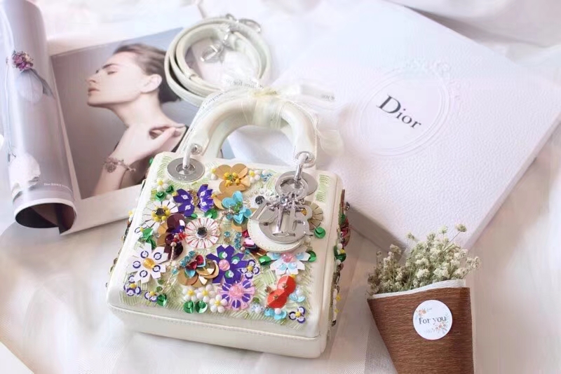 Dior新款女包 迪奥手工钉珠刺绣迷你戴妃包Lady Dior mini17CM