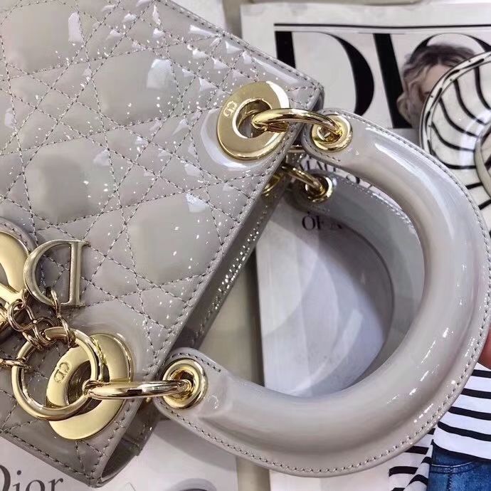 Dior包包价格 迪奥灰色原单漆皮三格迷你戴妃包mini Lady Dior17CM 金扣