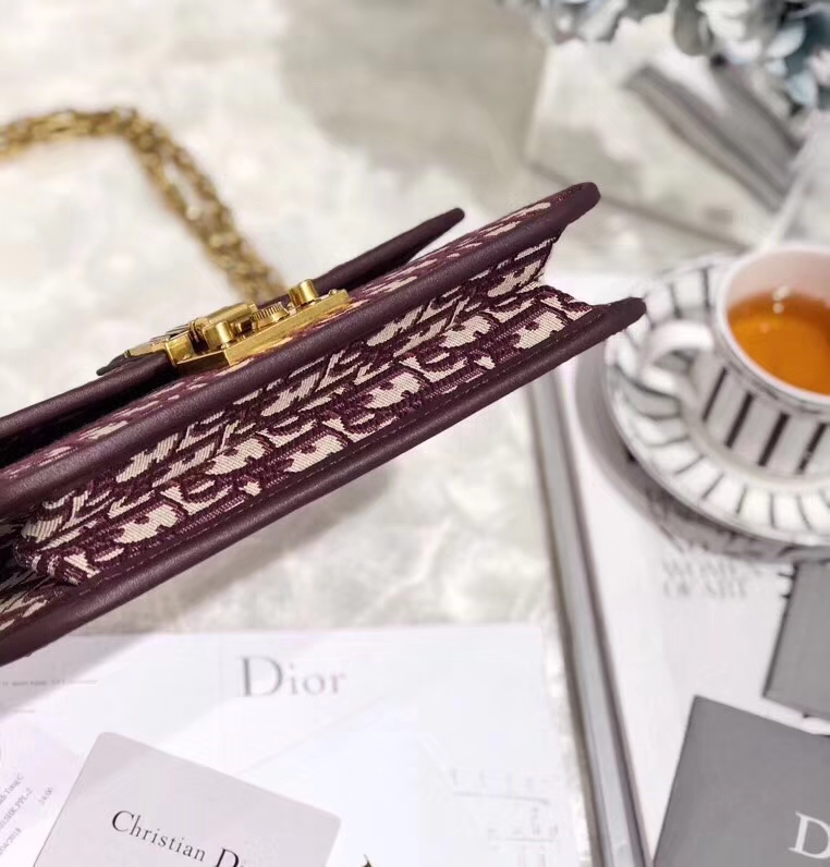 迪奥新款女包 Dior酒红色经典帆布Logo Dioradict链条单肩斜挎包21cm