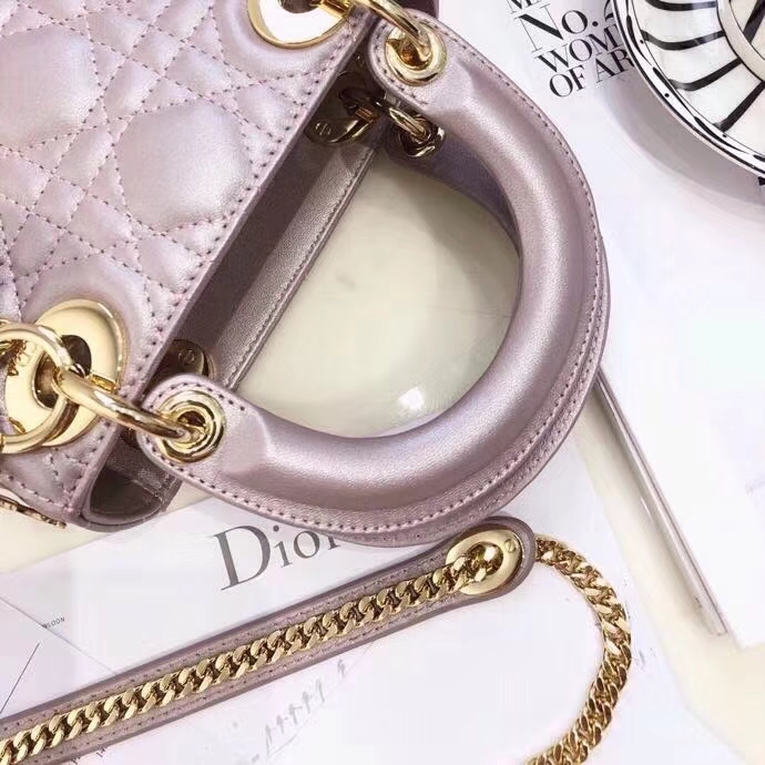 迪奥包包官网 Mini Lady Dior闪电粉进口羊皮三格戴妃包链条斜挎包17CM 金扣