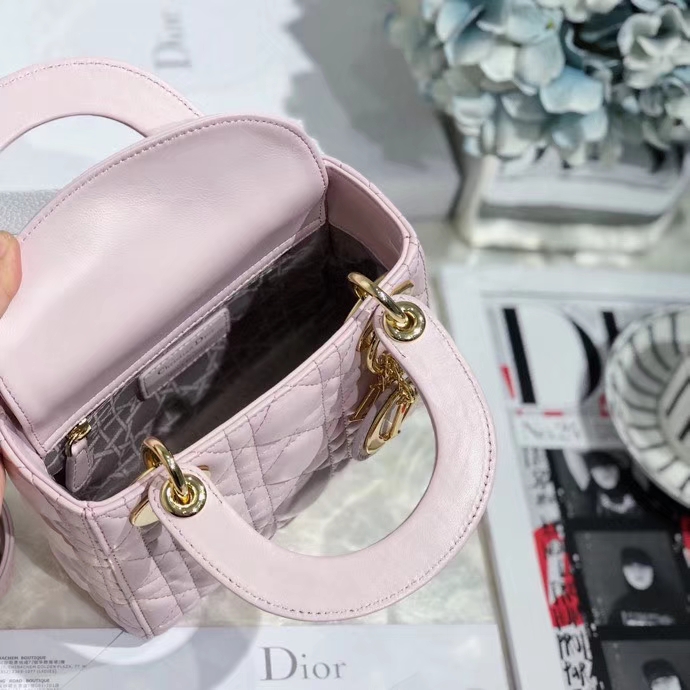 Dior包包官网 迪奥樱花粉色顶级羊皮mini Lady Dior三格戴妃包17CM 金扣