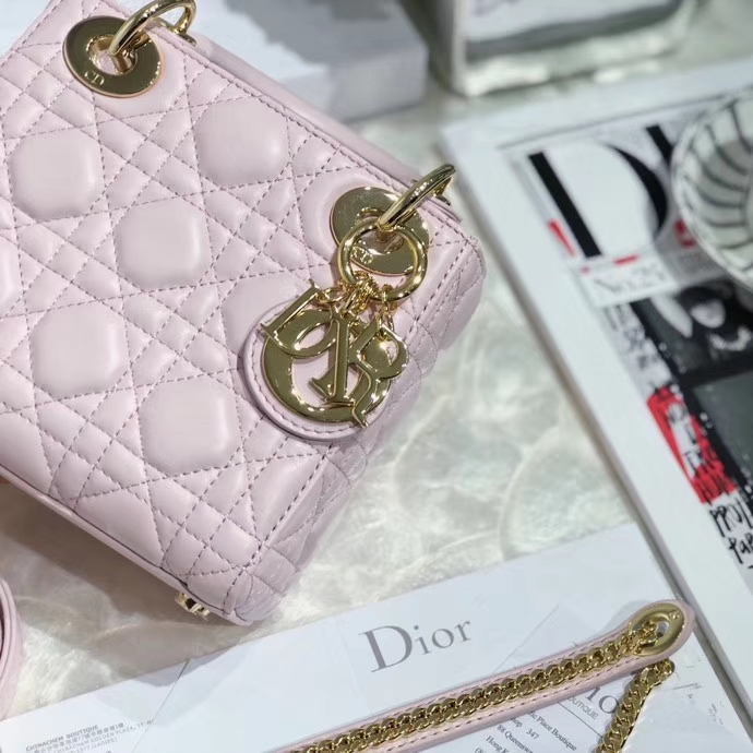Dior包包官网 迪奥樱花粉色顶级羊皮mini Lady Dior三格戴妃包17CM 金扣