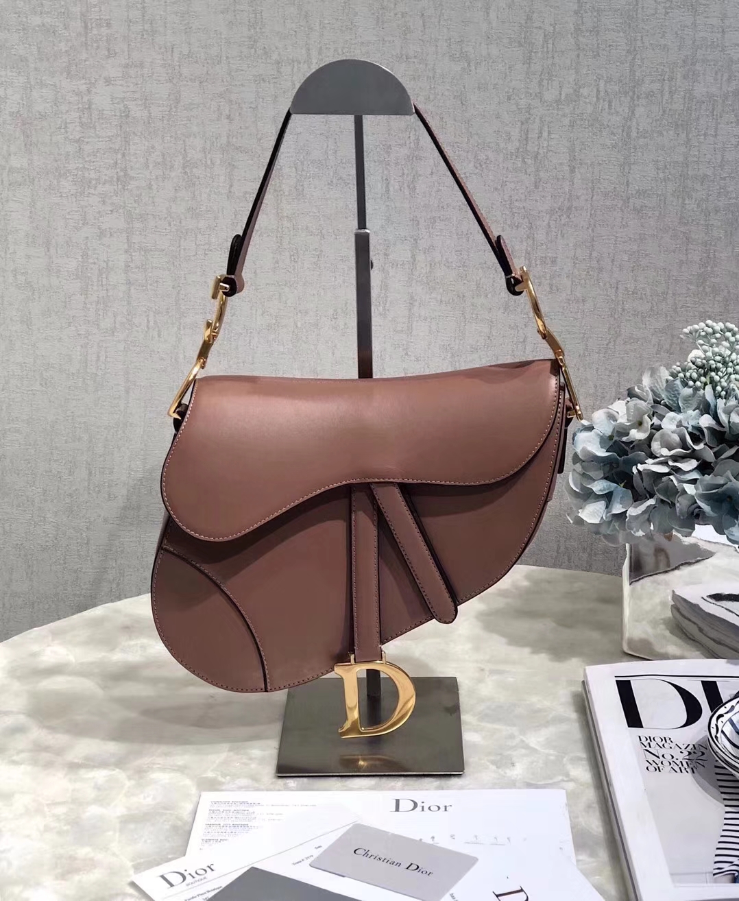 迪奥包包官网 Dior Saddle Bag 粉色顶级牛皮复古马鞍包单肩女包大号26CM
