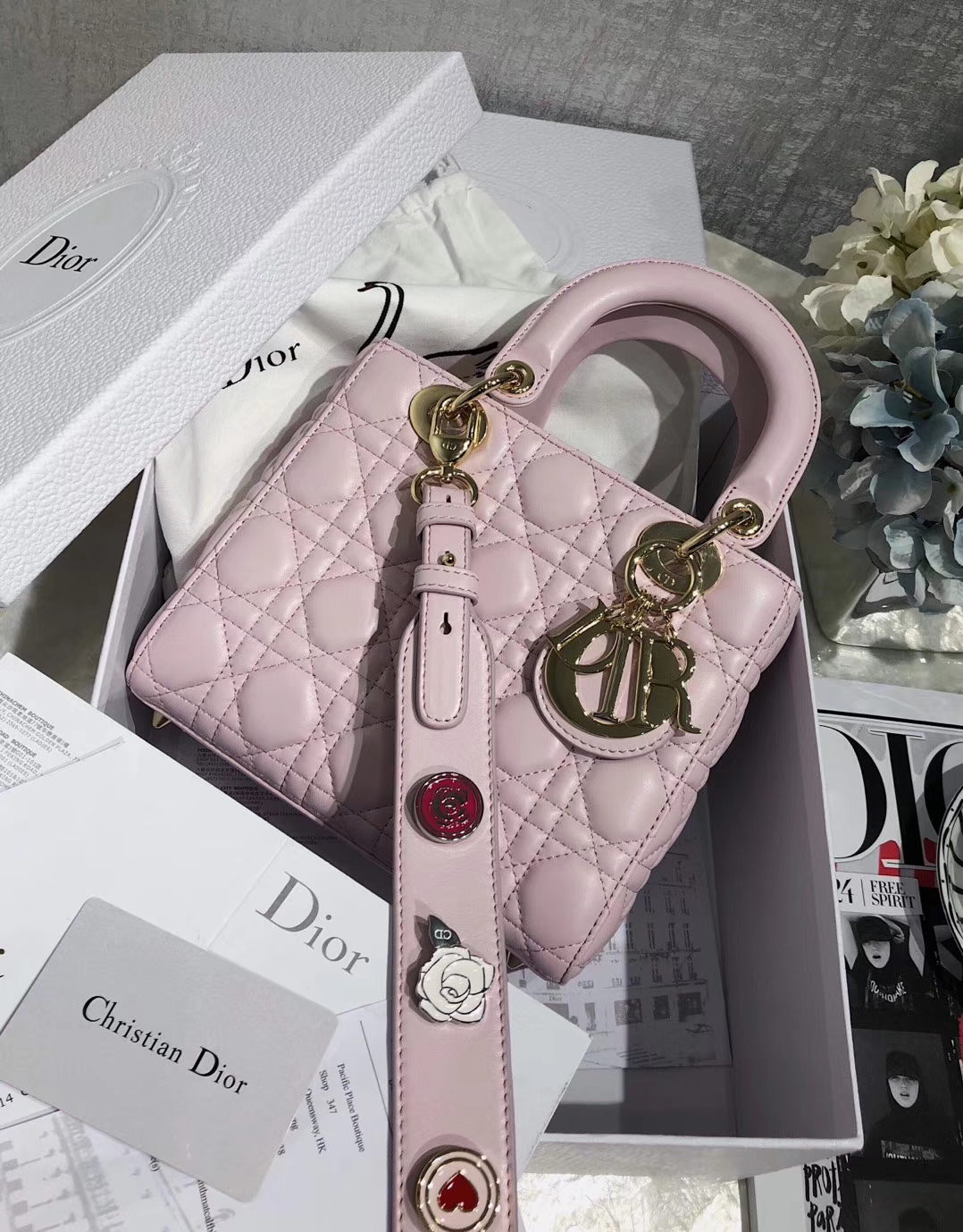 Dior包包批发 迪奥进口顶级羊皮四格迷你戴妃包Lady Dior Mini20CM 粉色