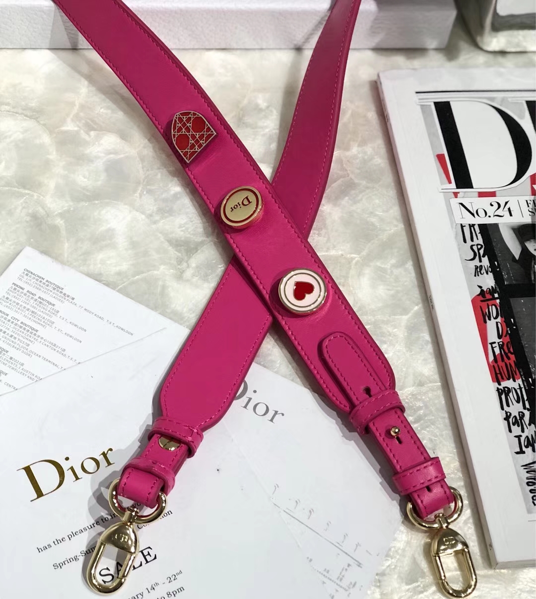 Lady Dior Mini 迪奥徽章系列四格戴妃包玫红色羊皮单肩斜挎女包20CM